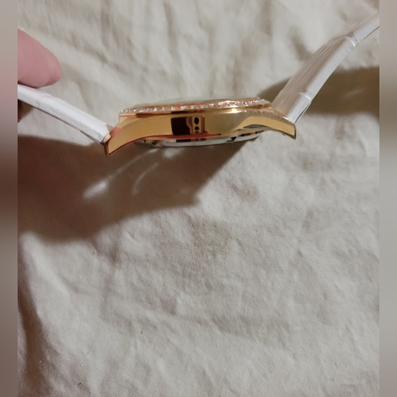 Kenneth Cole Watch - Picture 4 of 10